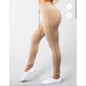 ✨NWOT BuffBunny Joggers✨